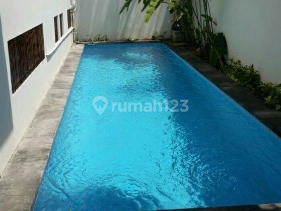 Rumah 2 Lantai Semi Furnished Kemang Selatan 4br  2