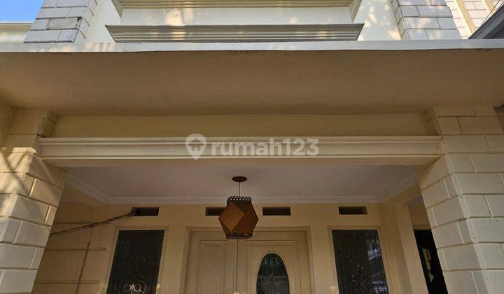 Rumah 2 Lantai Luas 197sqm SHM di Pondok Indah, Jakarta Selatan 1