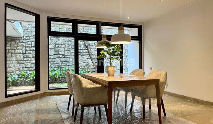 Rumah 2 Lantai Bagus Parkiran Luas 5 Kamar 288jt Pertahun 1