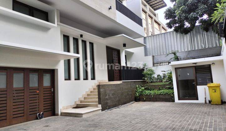 Rumah Nyaman Dan Bagus Modern Area Pondok Indah 02.24 1