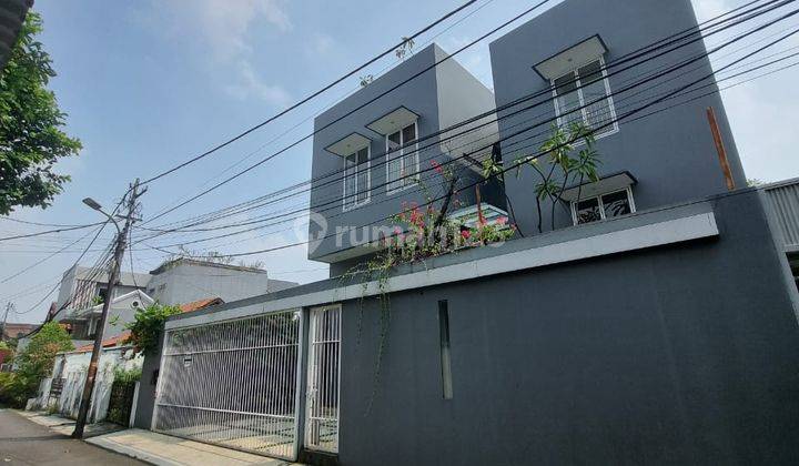 Nice House At Kebayoran Baru Lt 275m² Lb 450m² 4 Br 4 Bath 5.24 2