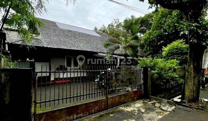 Rumah Lama Hitung Tanah di Senayan Kebayoran Baru Jakarta Selatan 1