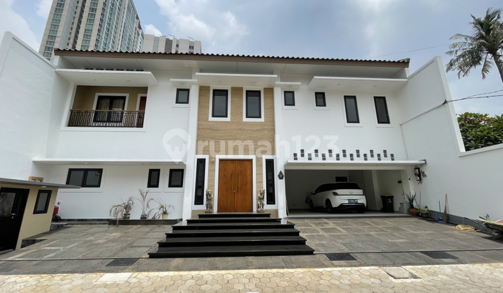 Kemang, 430 sqm, 4-Bedroom Tropical House, Minimum 2 Years, 896 Million/Year, 05.25