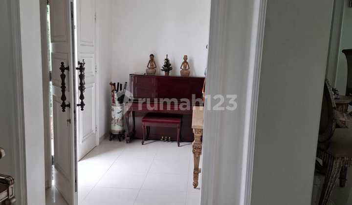 Disewakan Rumah 3 BR di Menteng Jakarta Pusat LT 266 M2 // 02.26 2