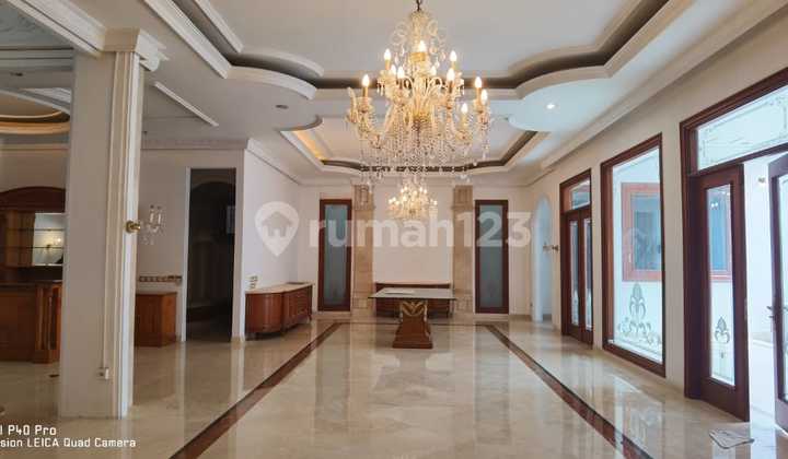 Rumah Menteng Luas 800m2 Garasi 2 mobil Carport 2 mobil 4 Kamar Tidur 09.25 Rumah Menteng Luas 800m2 Garasi 2 mobil Carport 2 mobil 4 Kamar Tidur 09.25