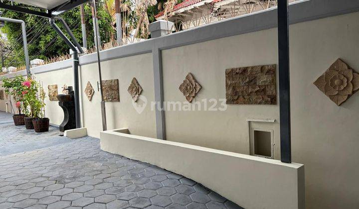 Disewakan Rumah 2 Lantai Bagus Semi Furnished di Senayan 750JT 1