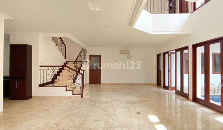 For Rent Rumah di Senopati Lt 300m² Lb 550m² 4 Kt 3 Km 9.24 2