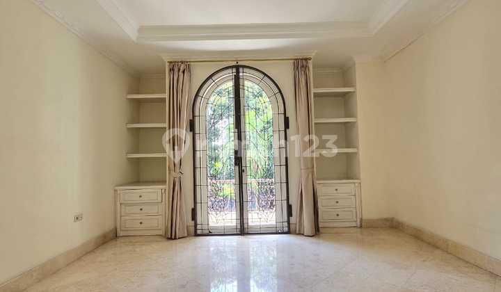 DiSewakan Rumah Cantik Kemang LT:7500/LB:700/KT5+3/KM8//II-12.25 2