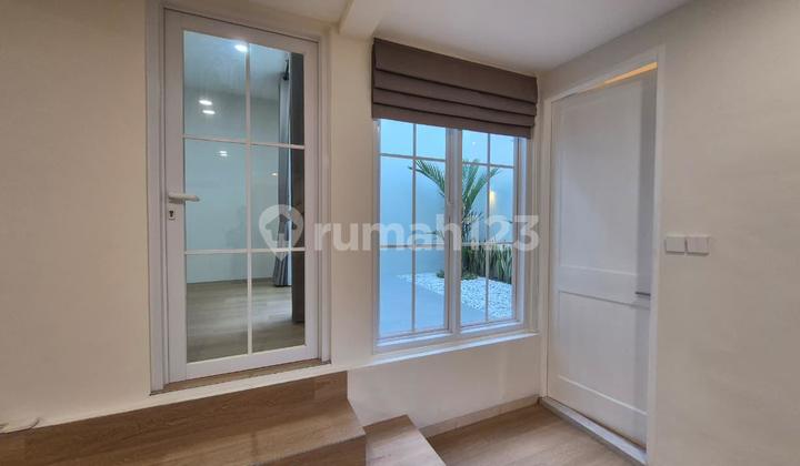 Disewakan Rumah 2 Lantai di Pondok Indah Jakarta Selatan //01.26