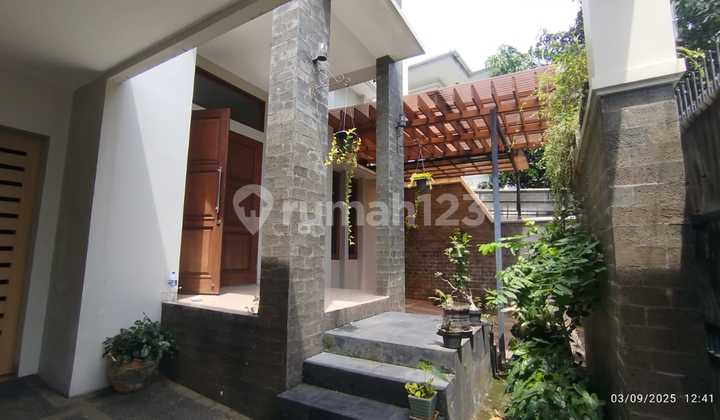 Disewakan Rumah Bagus Siap Huni Di Kebayoran Baru Jakarta 09.25 Disewakan Rumah Bagus Siap Huni Di Kebayoran Baru Jakarta 09.25