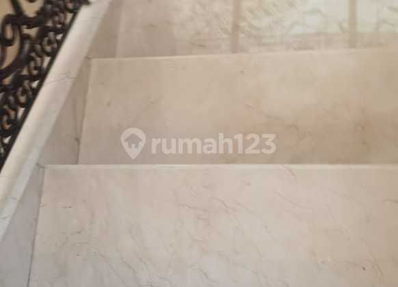 Rumah Menteng Luas 800m2 Garasi 2 mobil Carport 2 mobil 4 Kamar Tidur 09.25 2