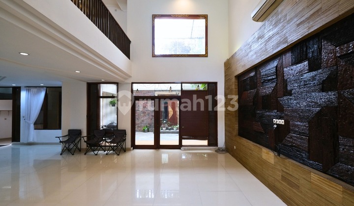 For Rent Modern Baliness Style House LT:410m2 Pondok Indah//11.25