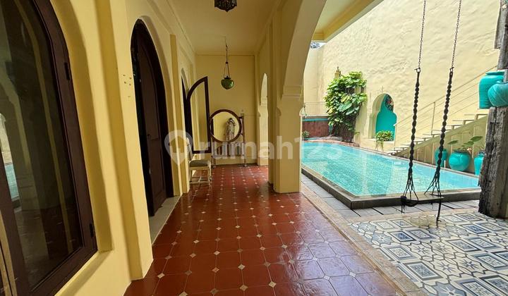 For Rent House in Menteng Central Jakarta 4 Bedrooms 660 Million // 01.26 2