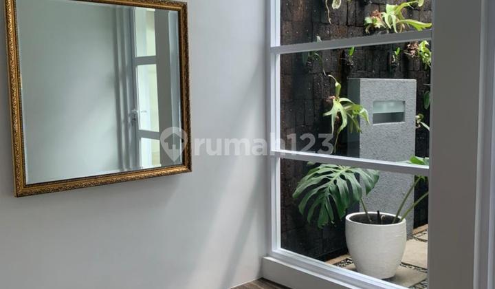 Disewakan Rumah  Di Pondok Indah Jakarta Selatan 412 m2 // 10.25 2