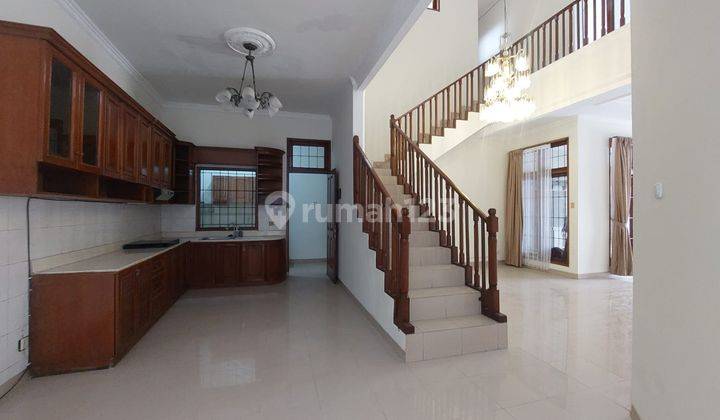 Disewakan Rumah 2 Lantai di Tebet 5 Km 145 Jt 02.25 1