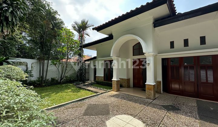 For Rent Kemang House 4+1 BR 550 Million/Year 14.25