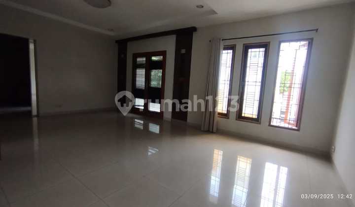 For Rent Nice House Ready to Occupied In Kebayoran Baru Jakarta 09.25 2