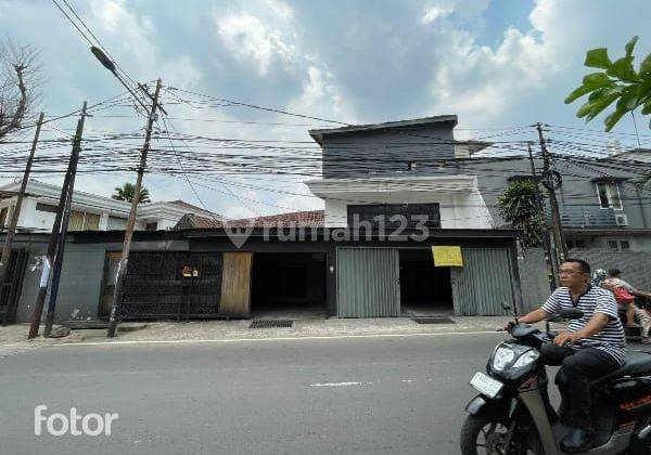 Disewakan Ruang Usaha di Cipete 2lt+rooftop 250JT 30.24 1