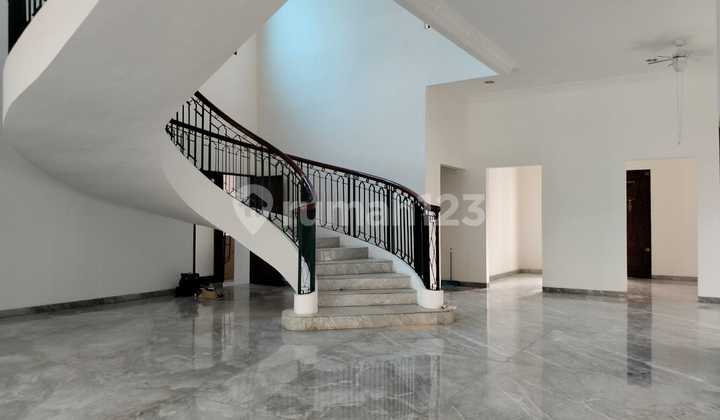 Disewakan Rumah Besar 2 Lt di Pondok Indah Jakarta Selatan/01.26 2