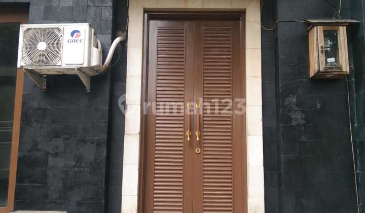 Rumah Butuh Minim Renovasi Semi Furnished Cipete, Jakarta Selatan ada Kolam 09.25