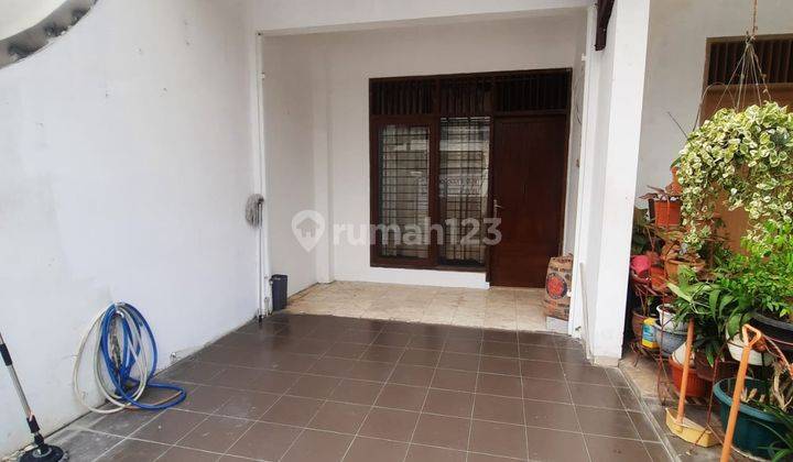 Rumah Kontrakan 2 Lantai Bagus Semi Furnished di Tebet 2KM 125JT  1