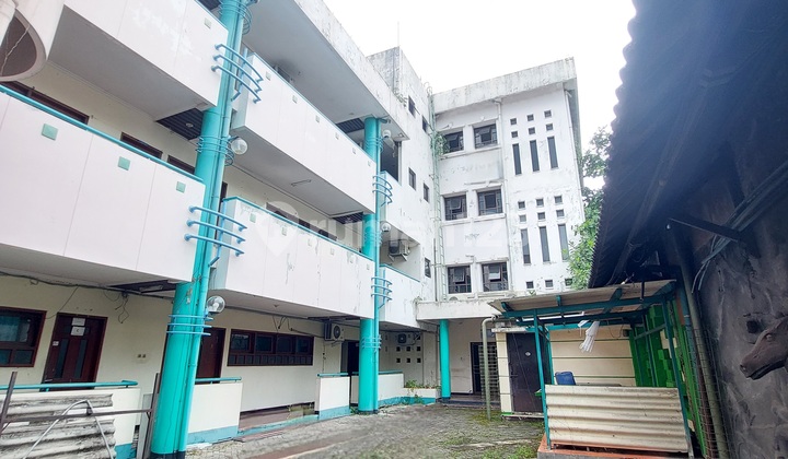 Business Space Building in South Semarang Near Business Center 2