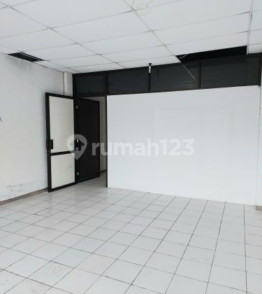 3-story shop house in Lamper Gayamsari near Lotte Wholesale. 2