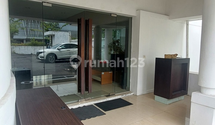 Rumah di Semarang Tengah Eks Kantor Tepi Jalan Raya 2