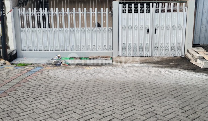 For Rent: House on Tambak Jati Street, Simokerto, Surabaya