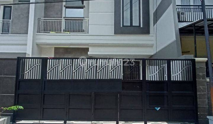 Dijual Rumah 2 Lantai SHM di Sutorejo Selatan Surabaya 1