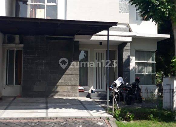 Dijual Rumah Siap Huni 2 Lantai di Graha Family Surabaya 1