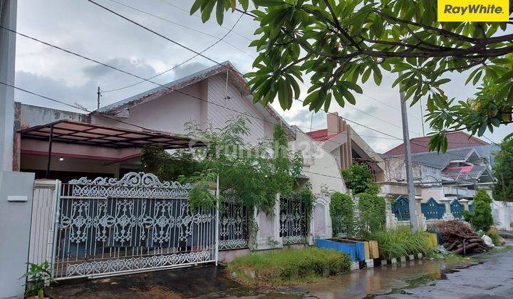 Dijual Rumah SHM di Dharmahusada Utara Surabaya 1