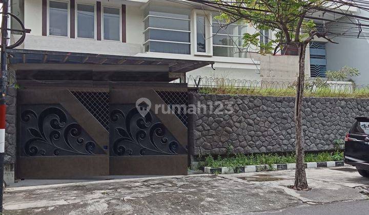 Dijual Rumah 2 Lantai di Jl Jemur Andayani Surabaya 1