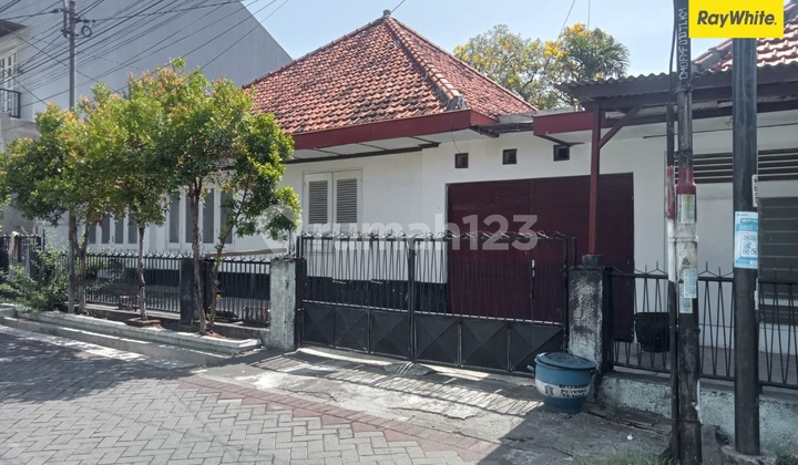 For Rent: House on Muria Street, Petemon, Central Surabaya 1