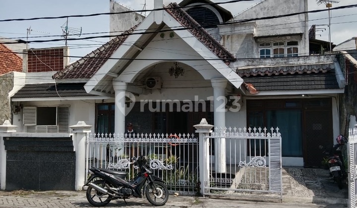 Disewakan Rumah Pusat Kota di Jl Cipunegara Surabaya 1