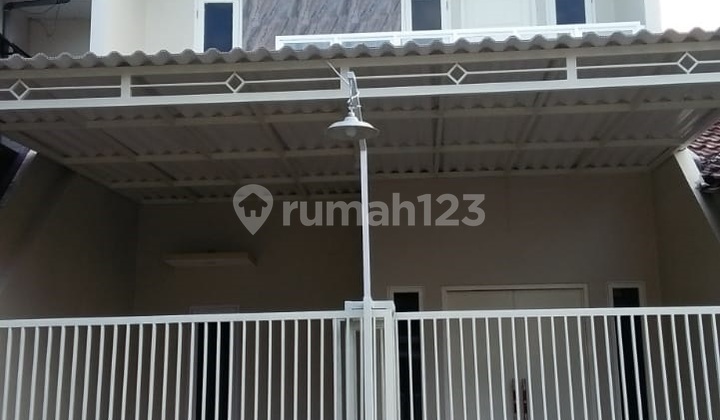 Dijual Rumah 2 lantai di Jl Jambu Pondok Tjandra Sidoarjo 1