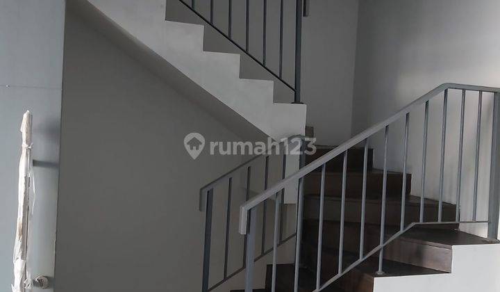 Dijual Rumah Siap Huni di Springville Residence Surabaya 2