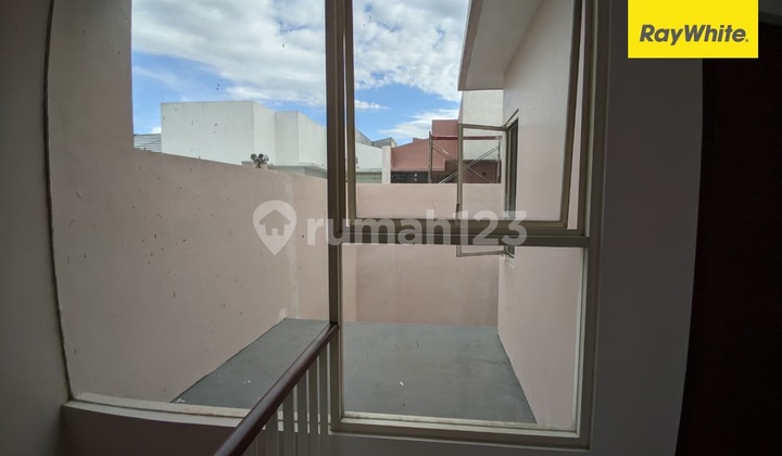 For Rent 2-story house in Graha Famili Verbana Surabaya 2