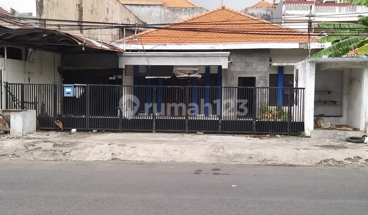 Disewakan Rumah di Jalan Bratang Binangun Surabaya Timur