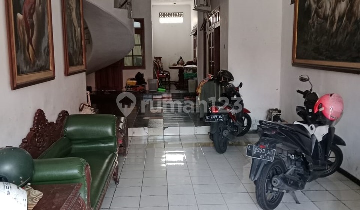 Disewakan Rumah Pusat Kota di Jl Cipunegara Surabaya 2