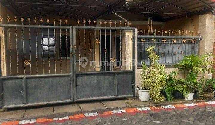 Disewakan Rumah 2 lantai di Wiguna Selatan Surabaya 1