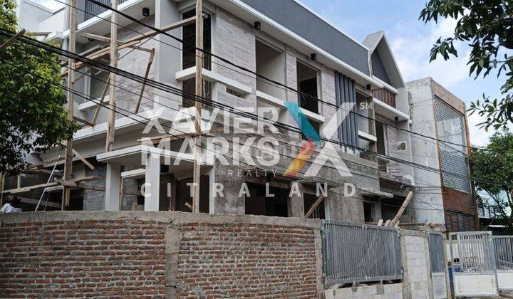 Rumah Tenggilis Tengah Lokasi Nyaman Bangunan Baru Terawat 1