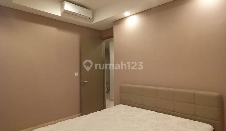 JUAL HARGA MODAL! Apartemen Gold Coast, Private Lift Parkir, Furnish 2