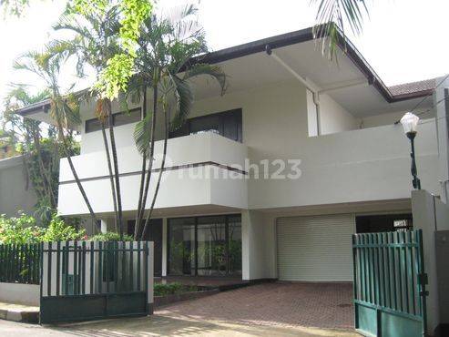 Di Jual Rumah 2 Lantai Bagus Unfurnished di Pejaten, 09.23 1