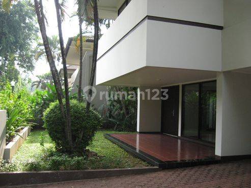 Di Jual Rumah 2 Lantai Bagus Unfurnished di Pejaten, 09.23 2