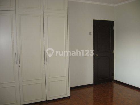 Di Jual Rumah 2 Lantai Bagus Unfurnished di Pejaten, 09.23 2