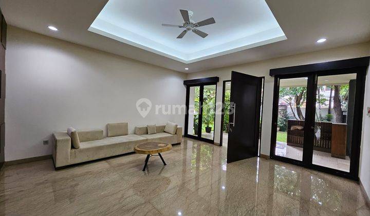 Rumah Elegan Di Kemang Dengan Kt 4 + BR 4 03.24 2