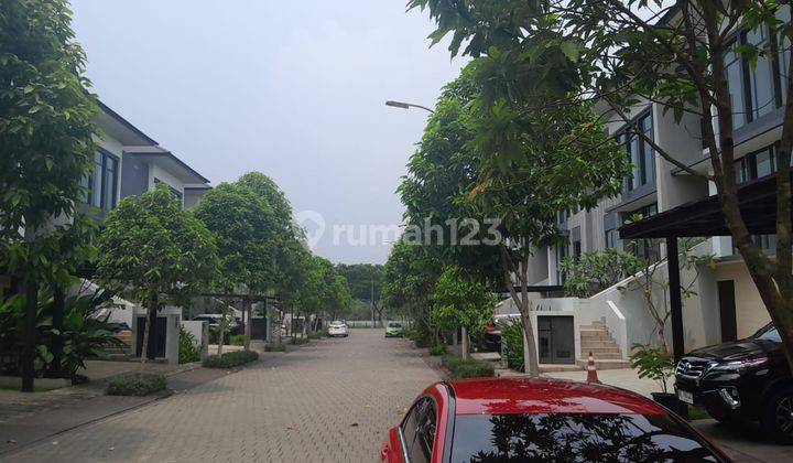 Rumah 2 Lantai Semi Furnished di Nava Park 4kt 03.24 2