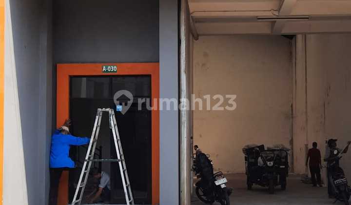 For Rent 180sqm Ruko Good SHM On Sujarjo South Jakarta 9.24