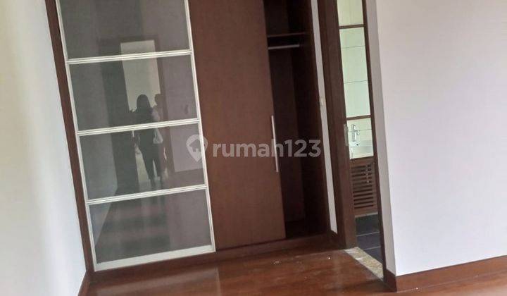 Disewakan Rumah 2lantai Di Senopati Lt 400 Lb 500 Sqm 9.24  2